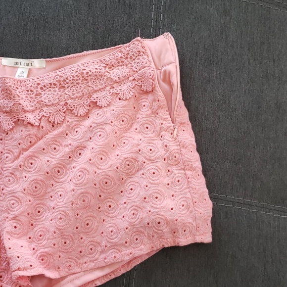 Pink shorts - Picture 4 of 4
